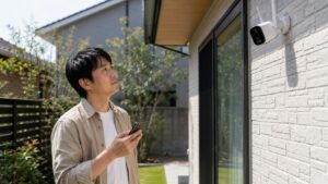スマホでWi-Fi電波を確認するワイヤレス屋外防犯カメラの設置前チェック